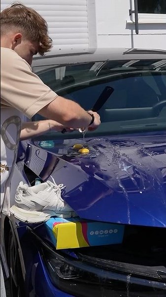 Ei auf Auto braten 🍳😂 | Lewinray #shorts