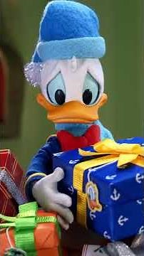 Mickey and Friends Sneak into Santa's Workshop! 🎄🎅 | Mickey and Minnie's Holiday Songs | Disney Jr.