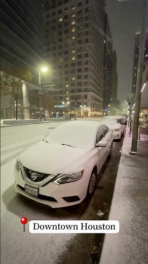 Snow falling around Houston, Texas!