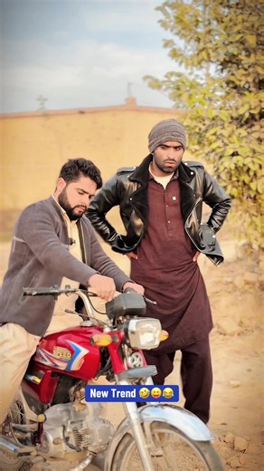 New Trend 🤣😝 wait for end 😁😂 #Newtrend #Funnyvideo #Foryou #foryoupage #gulfamfunny @Gulfam Fan7y @Jalal Pushpa