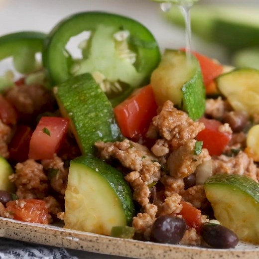 https://www.skinnytaste.com/ground-turkey-skillet-with-zucchini-corn-black-beans-and-tomato/ This quick, one-pot Ground Turkey Skillet with zucchini, corn, tomatoes, and black beans is great for weeknight dinner or meal prep! | Skinnytaste
