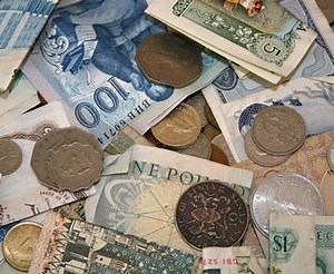 How to Identify Foreign Currency by Serial Numbers | Sapling