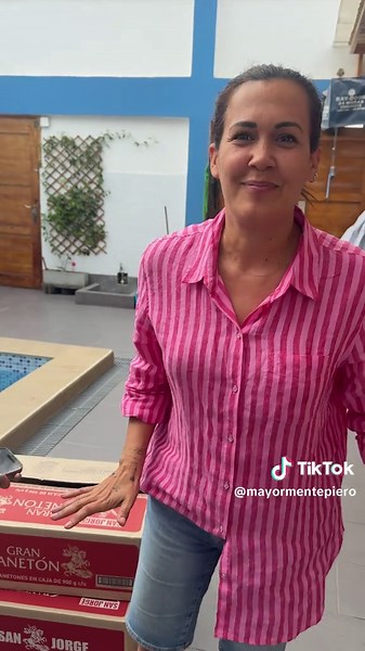 Disfrutando de Panetones Peruanos con Tía Dana