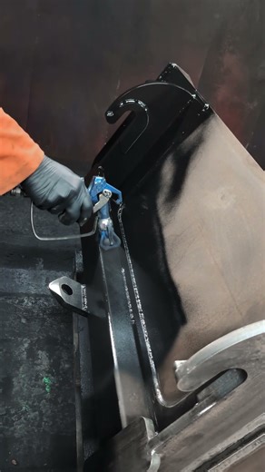 TELEHANDLER BUCKET PREP & PAINT! #shorts #telehandlers #construction #farminglife