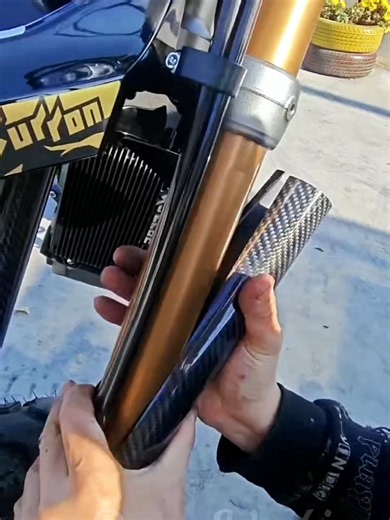 Installing Snap On Carbon Fiber Guards To Save Expensive Motorcycle Forks 🏍️