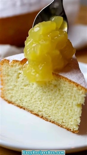 🍍🍰 2-Ingredient Pineapple Angel Food Cake 🍰🍍 I make this when I want a light, fluffy dessert that feels almost effortless. It’s sweet, airy, and tastes like sunshine with every bite. 🍍 INGREDIENTS: Main Ingredients: - 1 box angel food cake mix - 1 can (20 oz) crushed pineapple, with juice .... 👇 Full Recipe in Comment 💬 | Easy Recipes Box