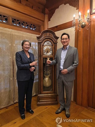 $AMD's ready for $1T MC w/ Samsung $648B CapEx🧵Not Financial Advice! DYOR! Research Purpose only!Samsung’s 1,000 trillion KRW (~$648 billion) decade-long investment, with a heavy emphasis on semiconductors (potentially 300+ trillion KRW for new chip fabs and related infrastructure), directly strengthens @AMD position in the memory-constrained AI ecosystem. This builds on the March 2026 strategic MOU between AMD CEO Dr. Lisa Su and Samsung Chairman Lee Jae-yong, which positions Samsung as the pr