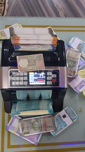 "Watch This Cash Count Machine in Action: The Easiest Way to Count Your Money!"