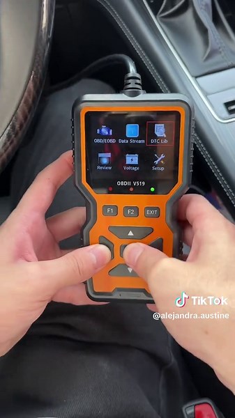 OBD2 Scanner Benefits: Save on Mechanic Fees