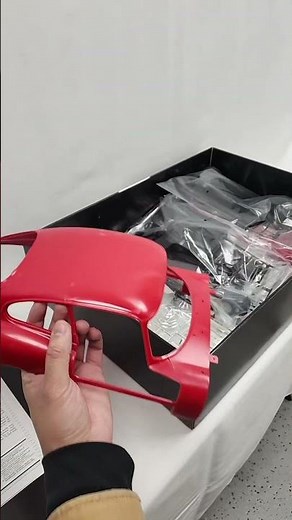 A quick look at Revell's massive 1/8 scale Jaguar E-Type #hobby #modelcar #revell #jaguaretype