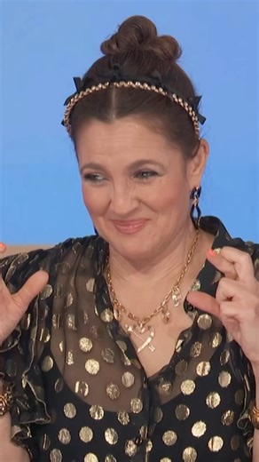 Hollywood Squares CBS on Instagram: "Nutcracker ticket sales after tonight 📈⬆️ Tune in to the #HollywoodSquares holiday special TONIGHT at 10/9c before the new season premieres January 7th — only on @cbstv! ☃️"