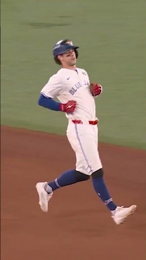 HISTORY: Ernie Clement now has the most hits in a single #Postseason in baseball history 🤯