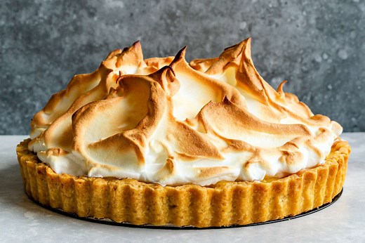 How To Make a Classic Meringue Pie Topping