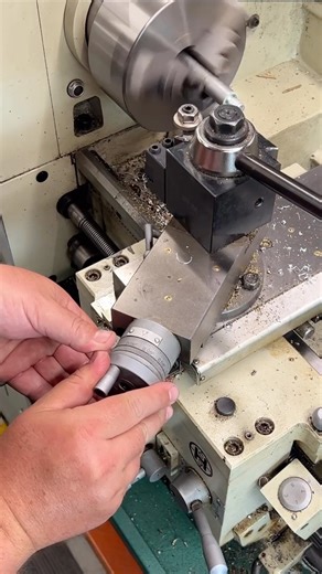 Single-Point Threading on the Manual Lathe 🔩🧵 Cutting threads the classic way — one pass at a time. Single-point threading gives full control over pitch, depth, and fit. Whether it’s a custom size or a perfect class fit, this is the machinist’s way to get it done right. #SinglePointThreading #LatheWork #ManualMachining | High Caliber Craftsman Builds