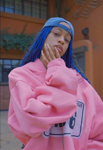 Ending the year with this sweet collaboration featuring one of our favorites @💙Qing Madi💙 👑 We know y’all didn’t see this one coming😍 DC @Cecikevibeicon🌍 #theforceke #kenyandancers