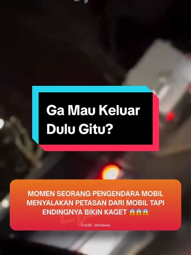 Pasang petasan dari dalam mobil. gamau keluar dulu gitu? #tahunbaru #newyear #2026