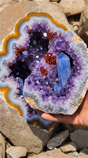 💎 OMG 😱 Soaking Diamond Hunter Digs Huge Amethyst Crystal Geode 💜 | Millions of Years Old