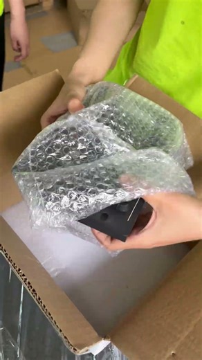 Compact 32 Channel DMX Console Designed for Event Planners and Live Show Lighting