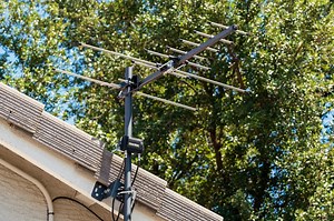 1.2K views · 16 reactions | The Pro Model antenna by Channel Master is a high-performance outdoor antenna designed for receiving over-the-air (OTA) television signals. It is known for its robust construction. Durability: Made with materials resistant to harsh weather conditions, ensuring longevity. #channelmaster  https://www.channelmaster.com/collections/shop/products/pro-model-uhf-vhf-tv-antenna-cm-1776 | Channel Master | Facebook