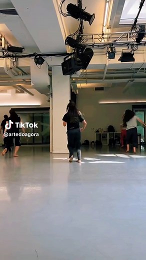 Jess Smith #dancacontemporanea #artedoagora #art #dancepage #dancetrends