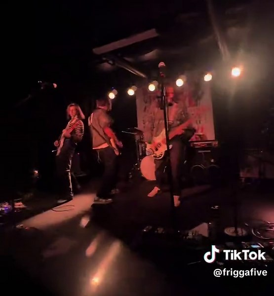 This one’s called Atom Bomb #smashingpumpkins #incubus #nugrunge #shoegaze