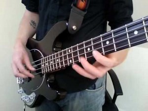 Learn simple Bass riffs: Michael Jackson: Beat it