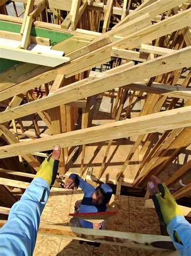 Que bonito es saber trabajar #construction #viral #roofing | roofing construction