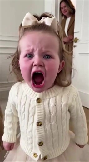 When the older sibling meets their newborn baby sibling, their reaction is so intense! Is your little one the same way? #BigSiblingMeetsBaby#SecondBaby#FamilyAddition#BabyReaction#fyp