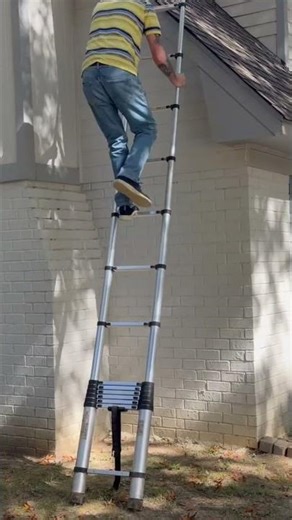 Easy to use telescoping ladder