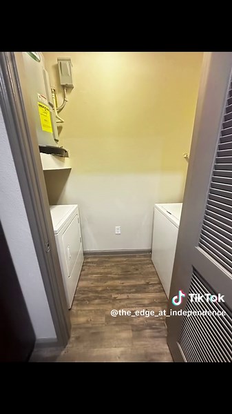 Beautiful One Bedroom - One Bath ✨ here at The Edge at Independence Heights ✅ Walk ins welcomed! #houston #apartment #thehoustonheights #onebedroomapartment #petfriendly