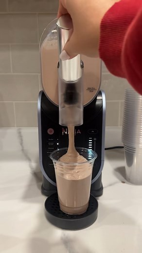 170K views · 183 reactions | Black Friday Week deals have arrived 朗 Save up to 45% off on holiday magic in a cup  Start your holiday shopping with the Ninja SLUSHi and more at the link in bio. #AmazonFinds : @byjamiemichelle | Amazon.com | Facebook