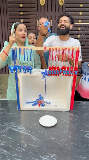 Keychains- Touching Challenge It’s So Interesting, Who Will Win? #familygames #familychallenge