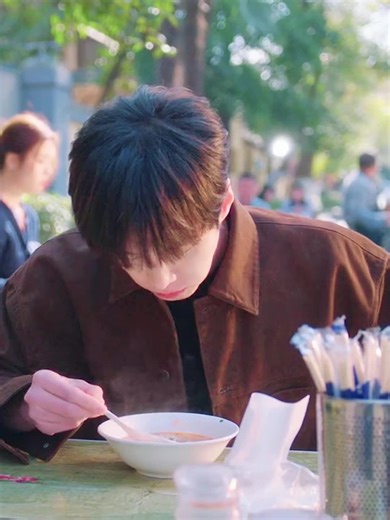 Although they passed each other at the beginning, fortunately they finally met.#cdrama #speedandlove #yushuxin #heyu #SHUANGGUI