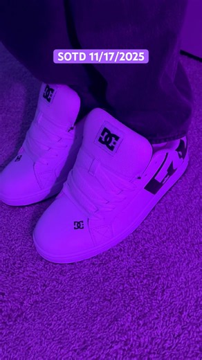 Sneaker of The Day 11/17/25 DC Court Graffik #skateshoes #dcshoes #skate #shoes #skaterboy #sneakers
