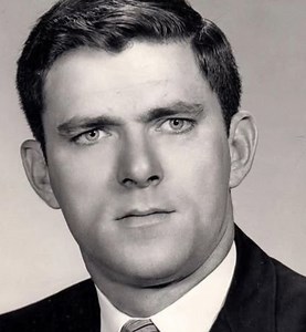 413K views · 202 reactions | Absolutely devastating! VERY SAD LOSS  Legendary Talk host found dead at age 88. In the past he broke all the TV records, he passed away peacefully at his home. Married to a legendary actress you will know him immediately. When you understand who it is, you will surely cry. Check the comments ⬇️ | Simple Living | Facebook