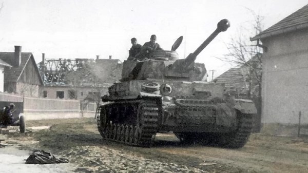 Spring Awakening Ignites: German Panzers Clash with Soviet Defenses in Hungary’s Frozen Mud