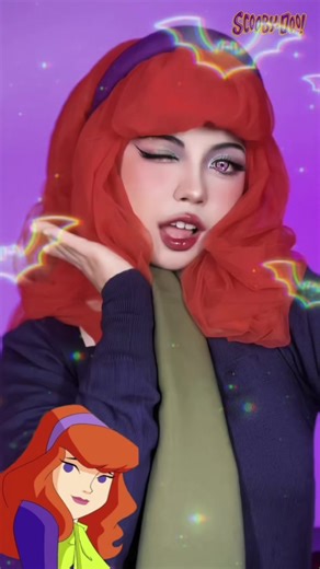 BTS Cosplay Transisi: Daphne Blake dengan Gaya