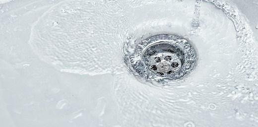 Does the direction water rotates down the drain depend on which hemisphere you’re in? Debunking the Coriolis effect in your sink