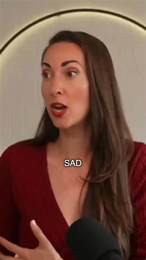 If you want to sound consistently warm and confident during presentations, remember that.... It’s all about the trifecta: Broad body, purposeful pauses, and speaking on the out breath. Pair that with real emotions, compelling stories, and confidence in your material, and you’ll captivate every time! 💛🎤 Try some vocal warm-ups! https://www.scienceofpeople.com/vocal-warm-ups/ | Vanessa Van Edwards