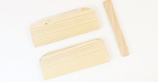 DIY Vertical Laptop Stand: Save Space and Get Organized Now!