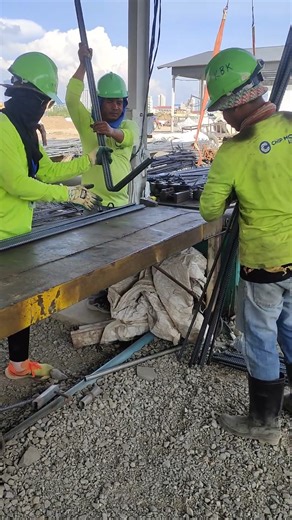 How Construction Workers Bend Rebar Stirrups (Ties) Efficiently