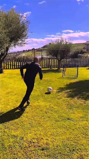 How to train aerial control and shooting on goal in soccer #aerialcontrol #shootingongoal #footba...