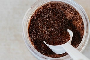 How To Grind Coffee Beans Without A Grinder in 6 Easy Ways