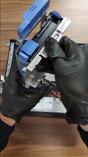 How to Remove a CMOS Battery