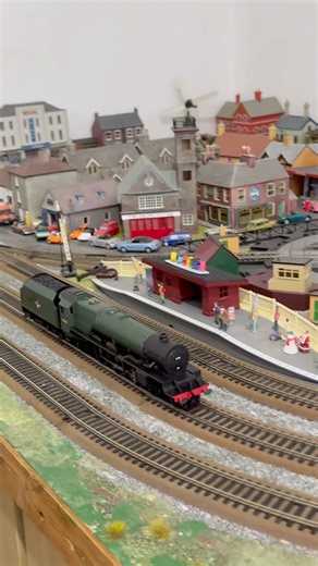 Hornby the Pete Waterman collection BR Green 46201 Princess Elizabeth #00gauge #modeltrains #hornby