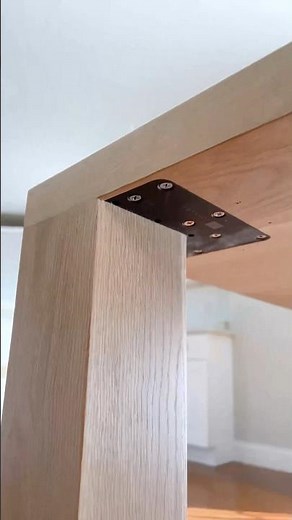 New way to attach a table leg #woodworkingprojects #viral #diy #woodworking #amazing