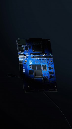 The new Arduino VENTUNO Q redefines what’s possible with an accelerated dual-brain architecture for real-world AI and robotics. ✨ Qualcomm Dragonwing IQ-8275 with NPU, CPU and GPU that delivers up to 40 dense TOPS 🧠 16 GB RAM, 64 GB eMMC expandable M.2 NVME Gen.4 🤝 Compatible with Arduino App Lab 🤖 Ready-to-run local LLMs, local VLM, ASR, gesture recognition, and more 🧩 Supports Arduino UNO Shields, UNO Carriers, Raspberry Pi HATs 🔗 2.5 Gbit Ethernet, Wi-Fi 6, Bluetooth, CAN-FD 🤖 ROS 2 com