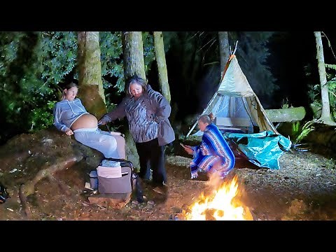 Giving Birth in the Forest - Water Birth Outdoors by a Camp Fire