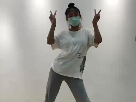 今年的毕业季来啦 #卡点舞步蹈 #比耶毕业舞