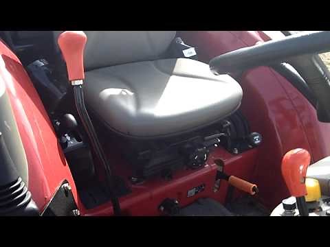 A walkaround of the NEW Farmall B series of tractors